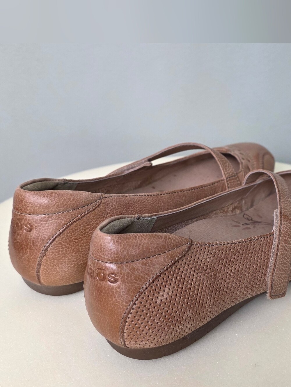 Taos Boho Scamp Perforated Leather Mary Jane Flats - Tan - Size 7.5 - Like New! - Picture 13 of 17